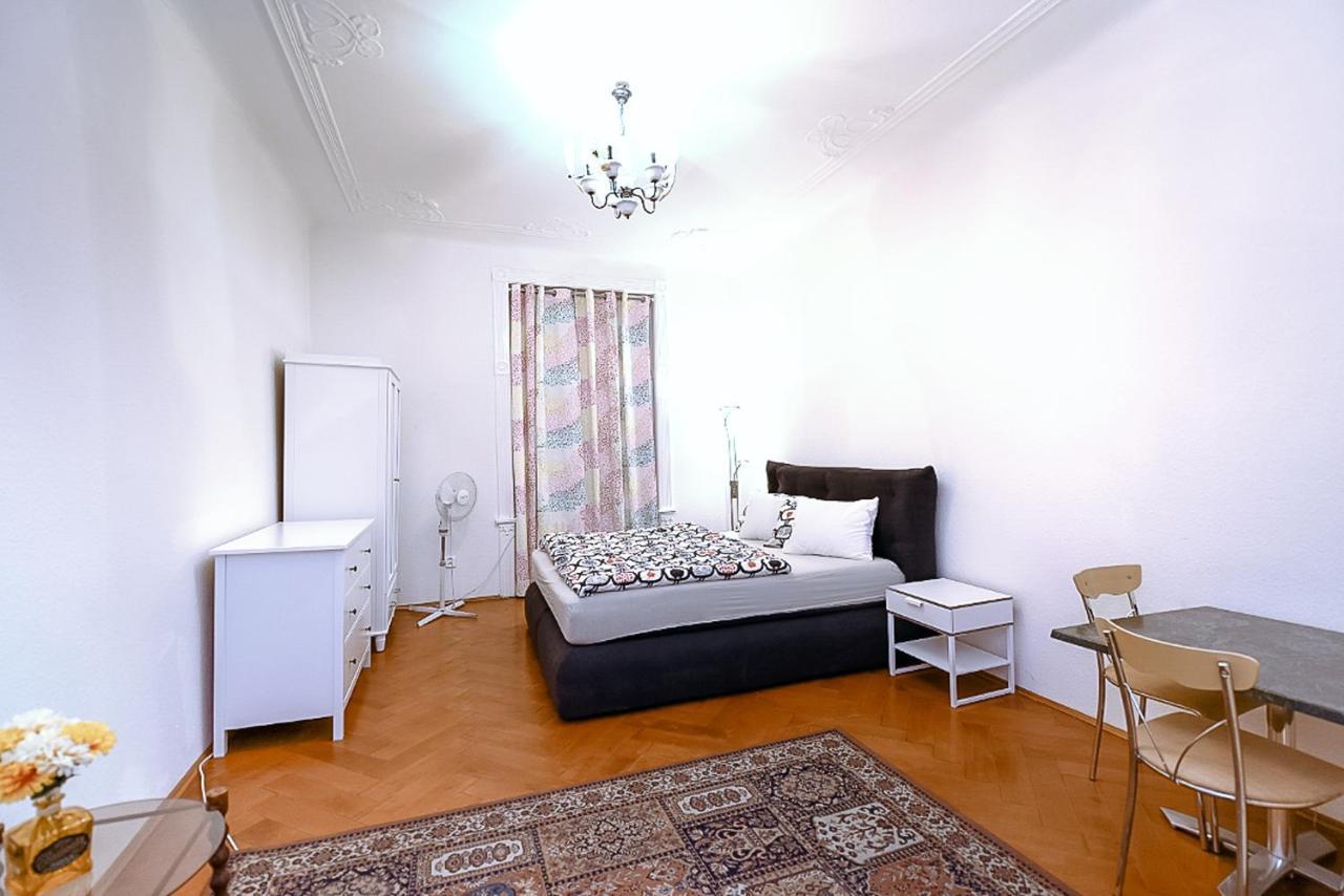Apartments Vezenska Прага Экстерьер фото