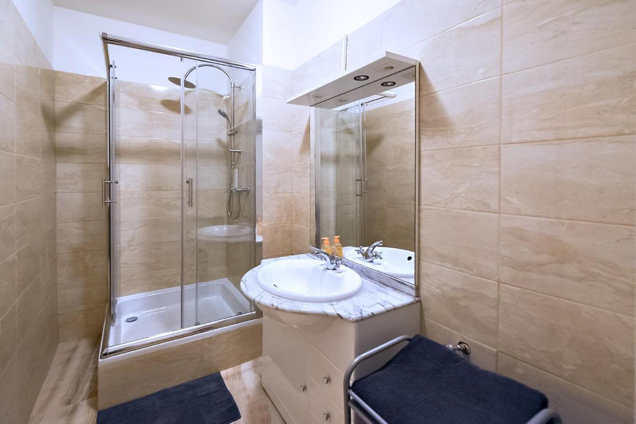 Apartments Vezenska Прага Экстерьер фото