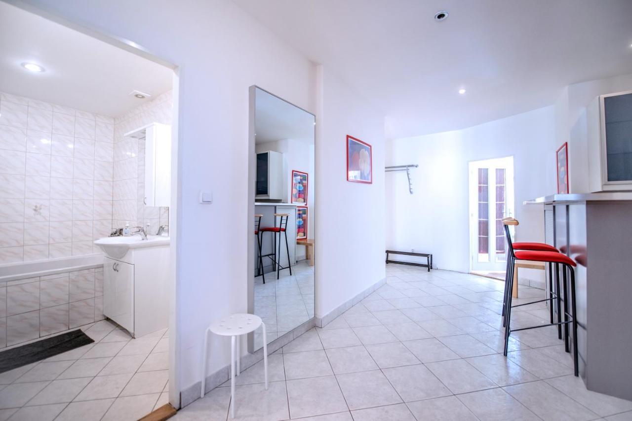 Apartments Vezenska Прага Экстерьер фото
