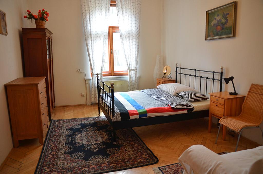 Apartments Vezenska Прага Номер фото