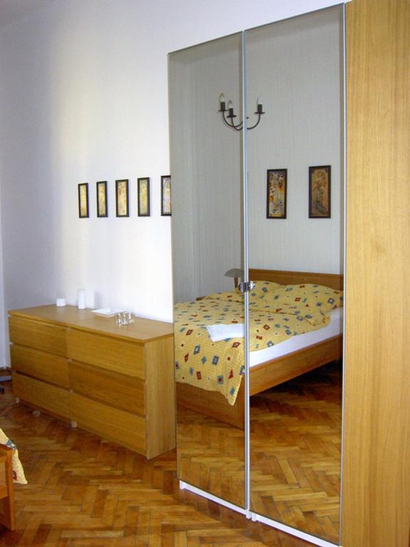Apartments Vezenska Прага Номер фото